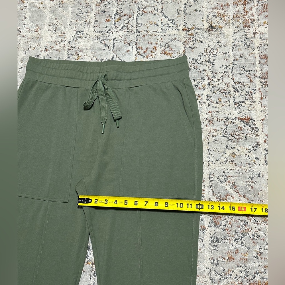 CABI Everyday Lounger Jogger Pants size Large olive green rayon nylon blend EUC - Picture 9 of 13